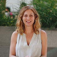 lara-bazelon