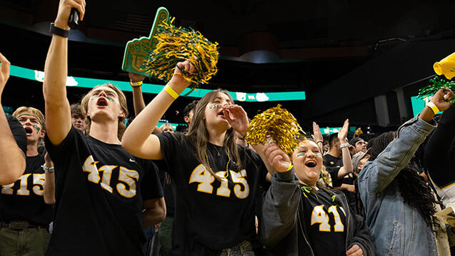Students and fans attend mens basketball game at Chase Center