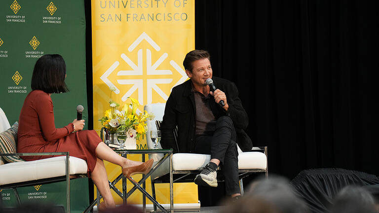 Jeremy Renner and Vicky Nguyen ’00 at the Silk Speaker Series